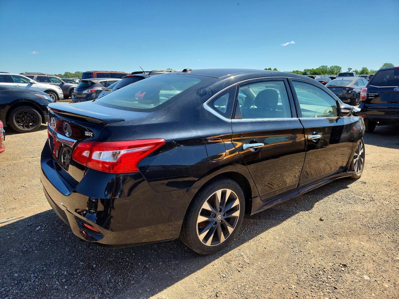 2018 Nissan Sentra Sr - Image 3