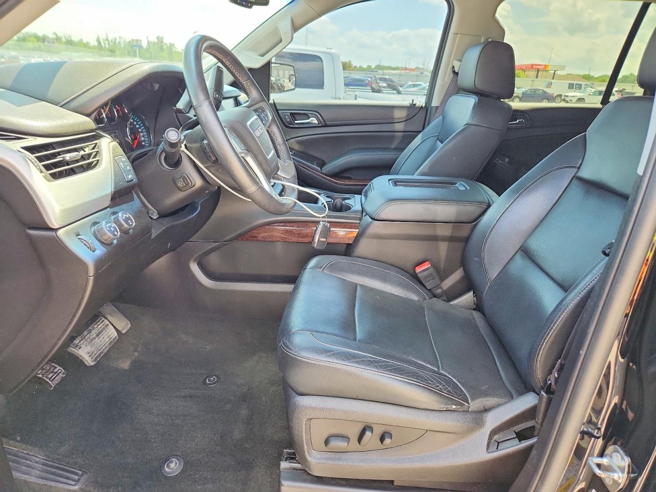 2017 GMC Yukon Slt - Image 7