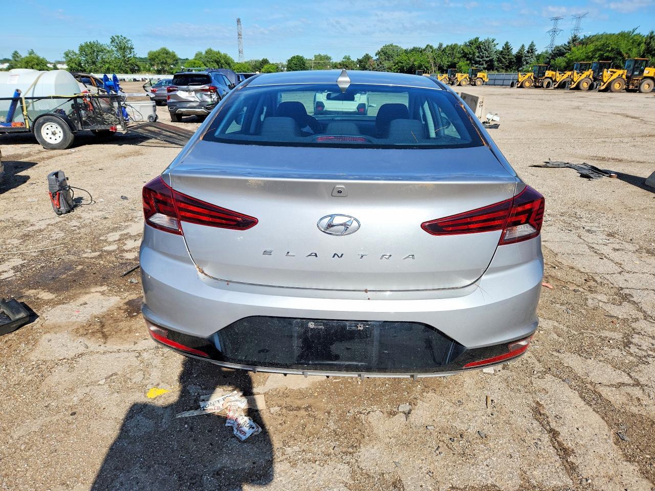 2020 Hyundai Elantra Sel - Фото 6