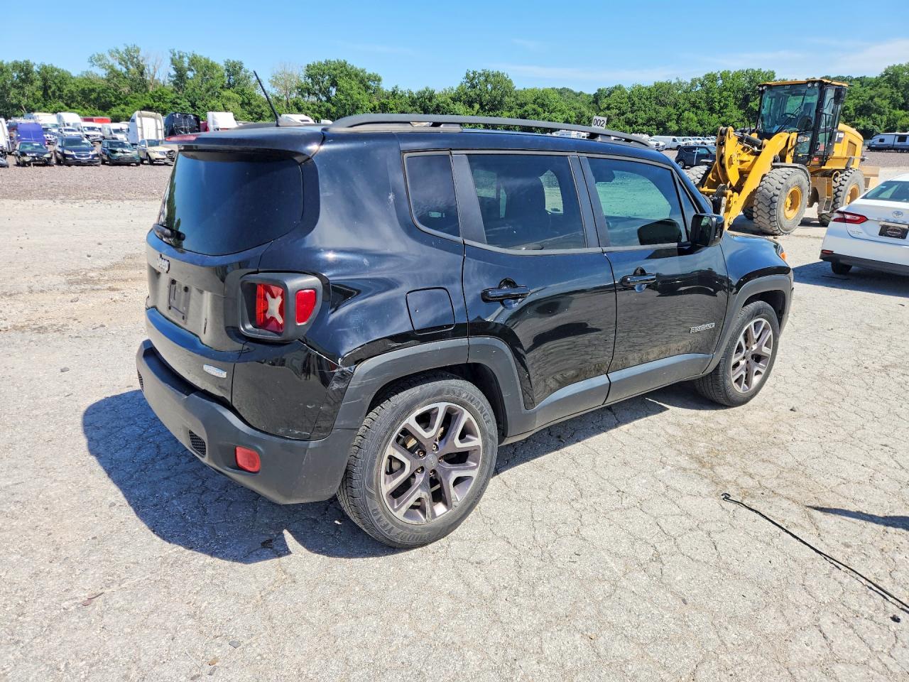 2015 Jeep Renegade Latitude - Image 3
