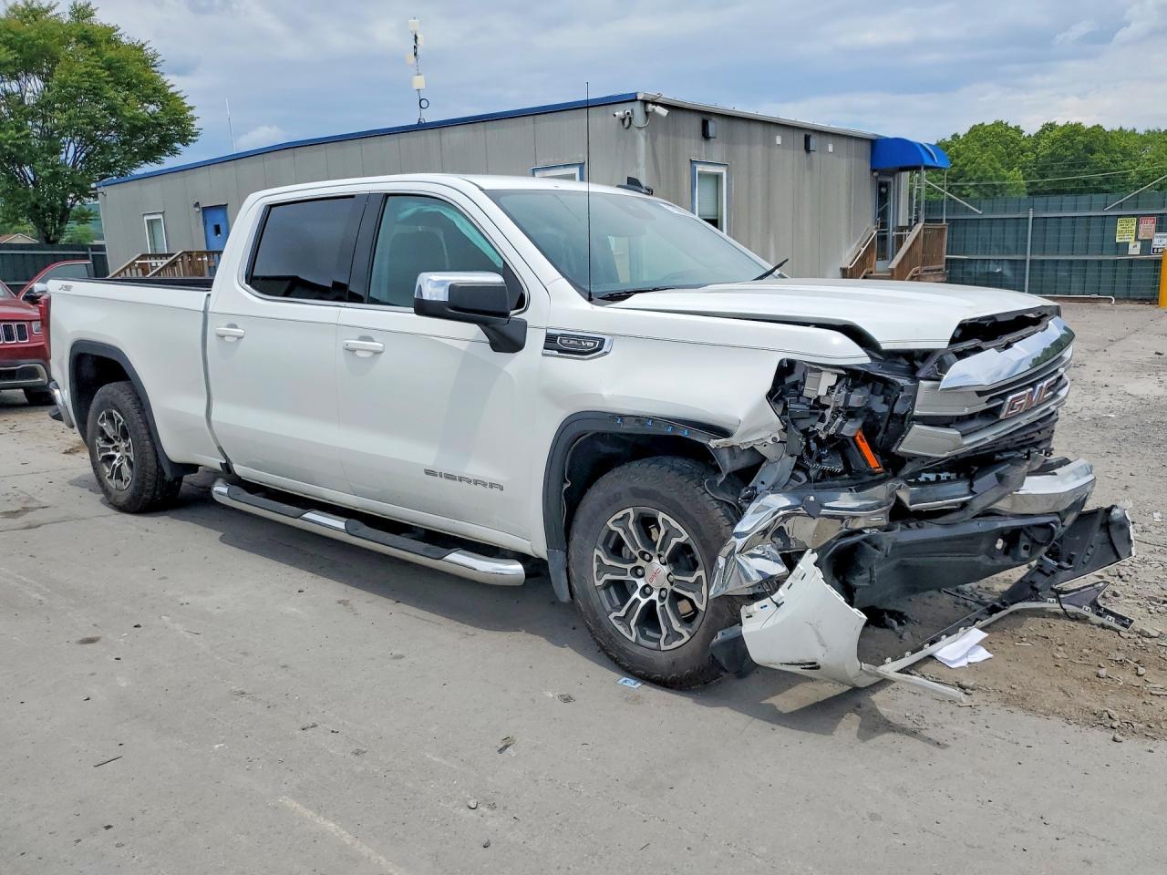 2023 GMC Sierra K1500 Sle - Image 4