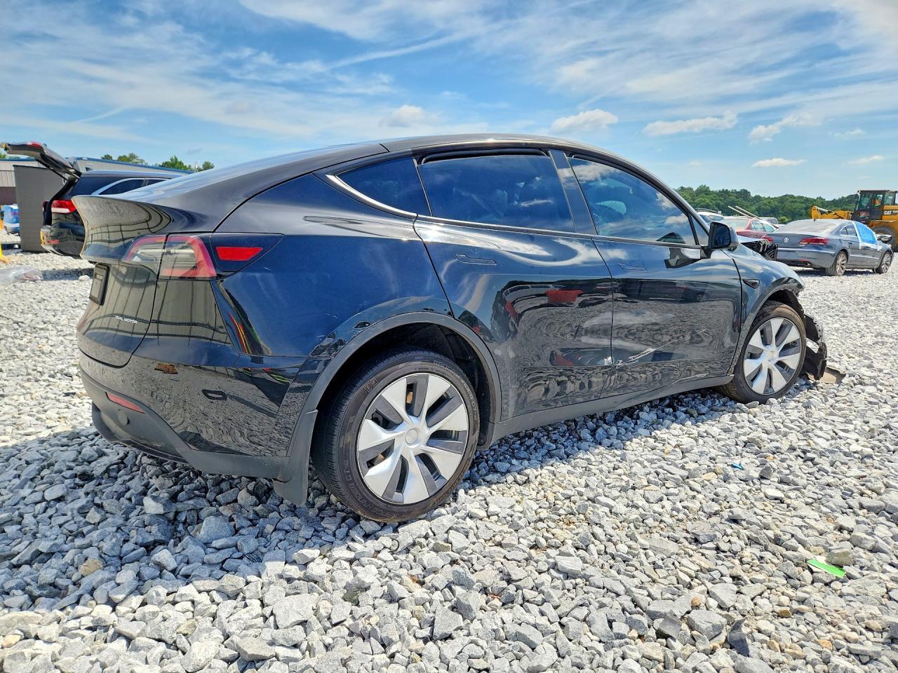 2023 Tesla Model Y - Фото 3
