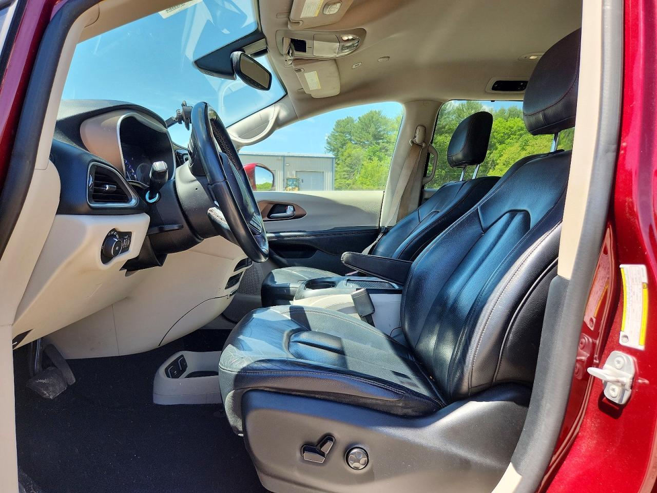 2018 Chrysler Pacifica Touring L Plus - Image 7