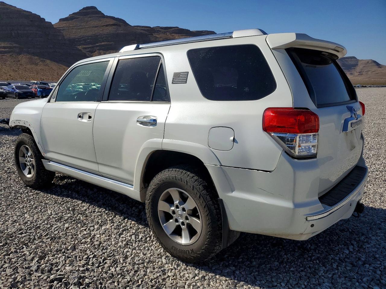 2013 Toyota 4Runner Sr5 - Фото 2