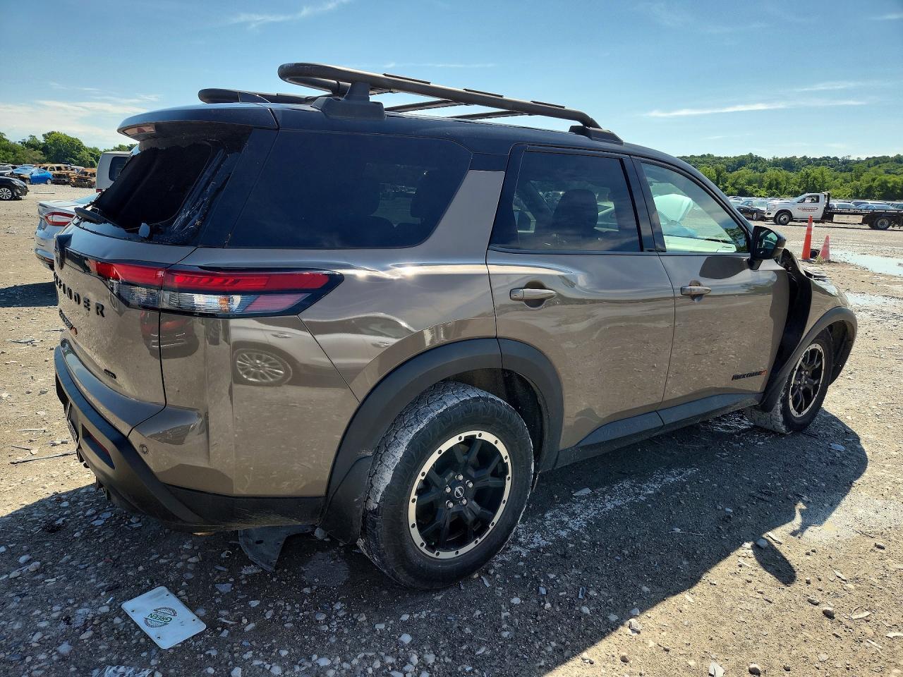 2023 Nissan Pathfinder Sv - Image 3