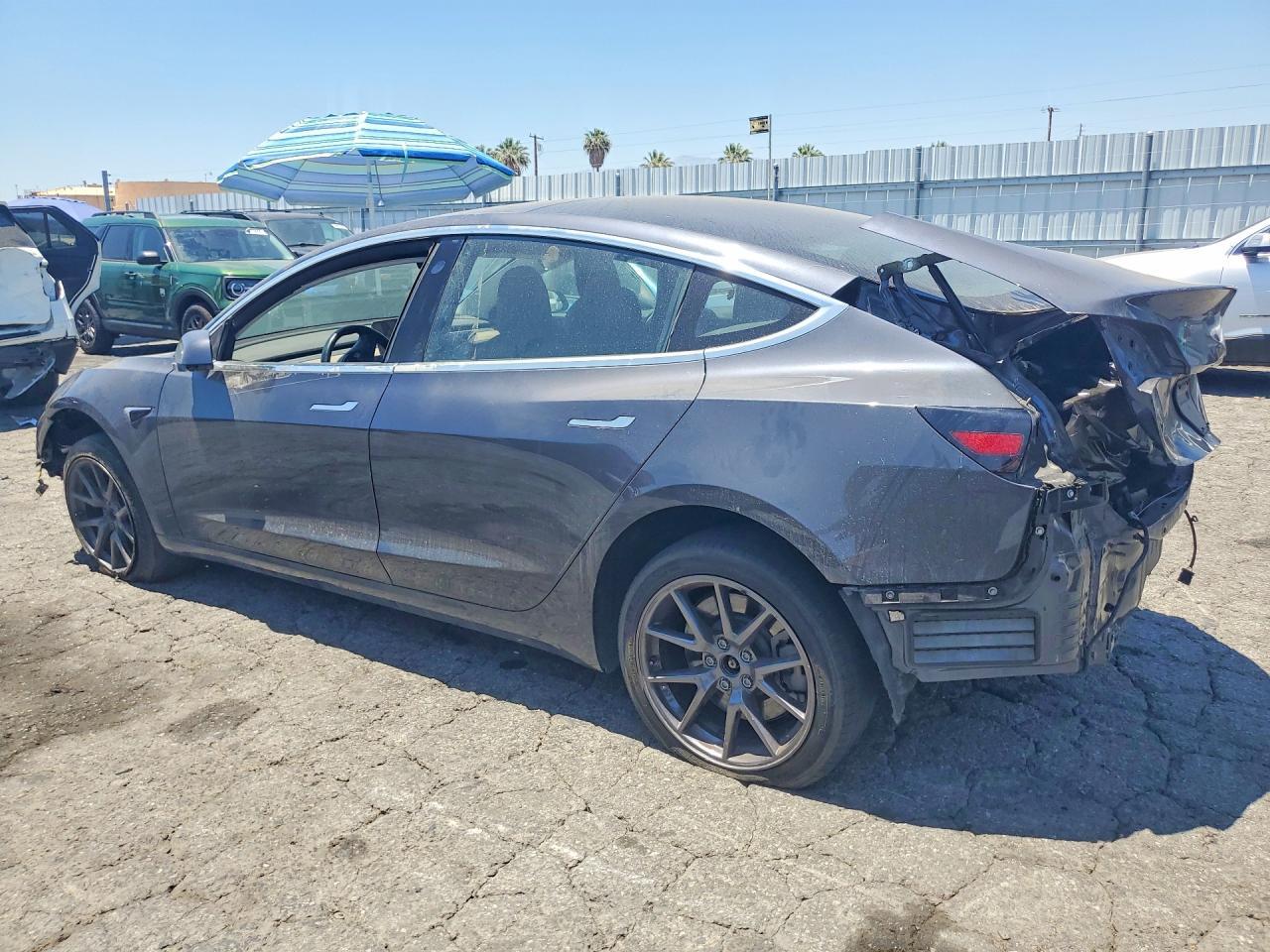 2018 Tesla Model 3 - Image 2