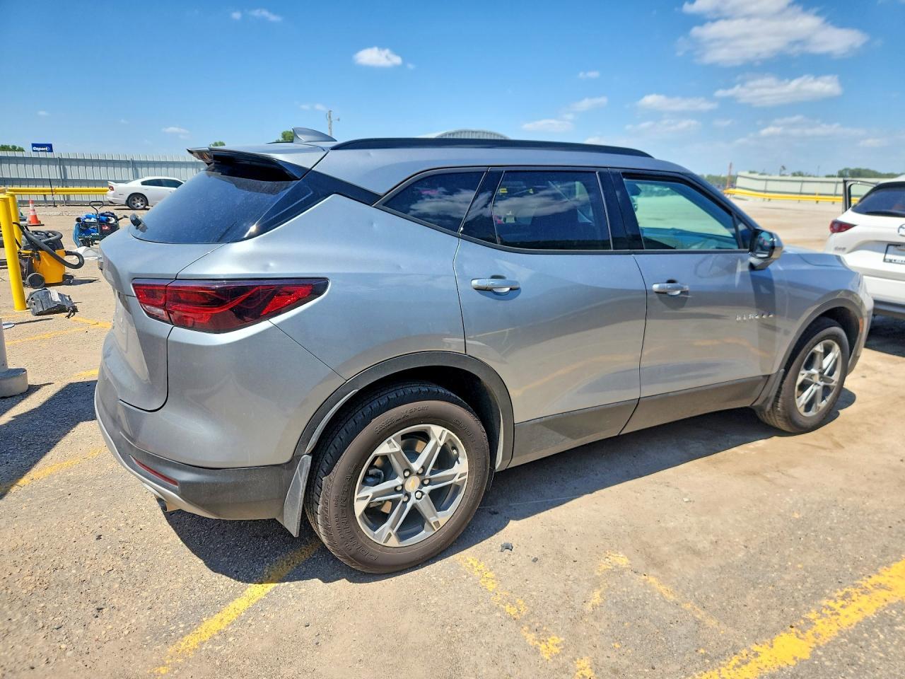 2025 Chevrolet Blazer - Фото 3