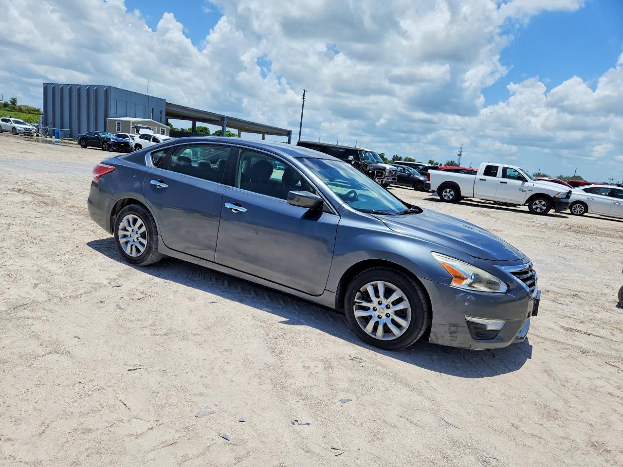 2013 Nissan Altima 2.5 - Image 4