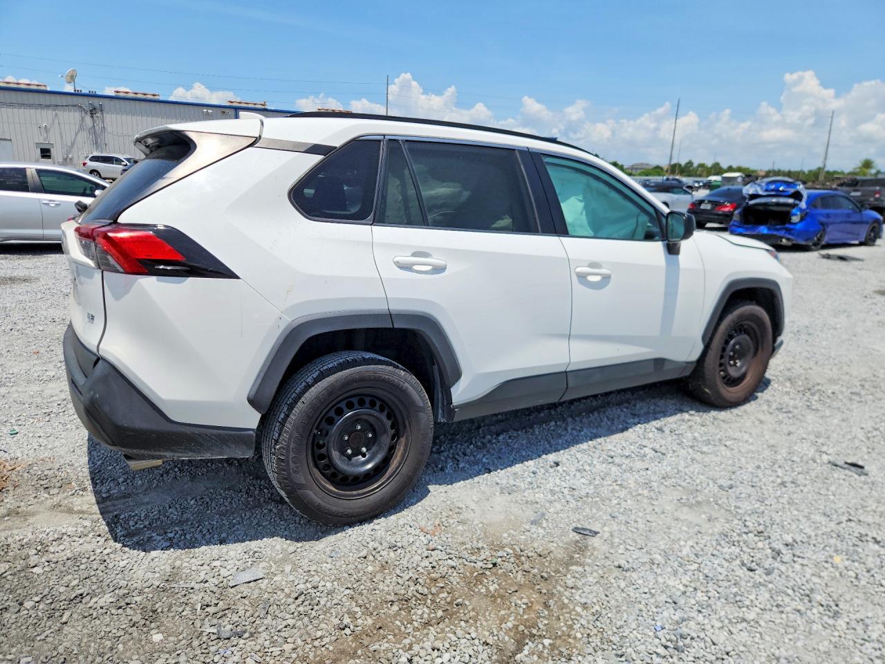2020 Toyota Rav4 Le - Фото 3