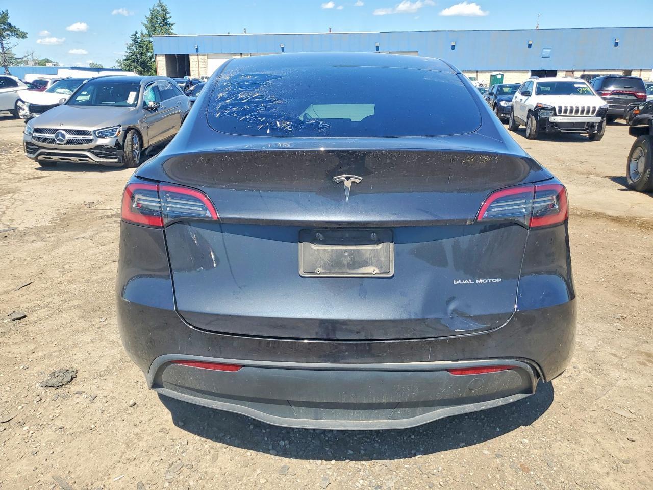2024 Tesla Model Y - Фото 6