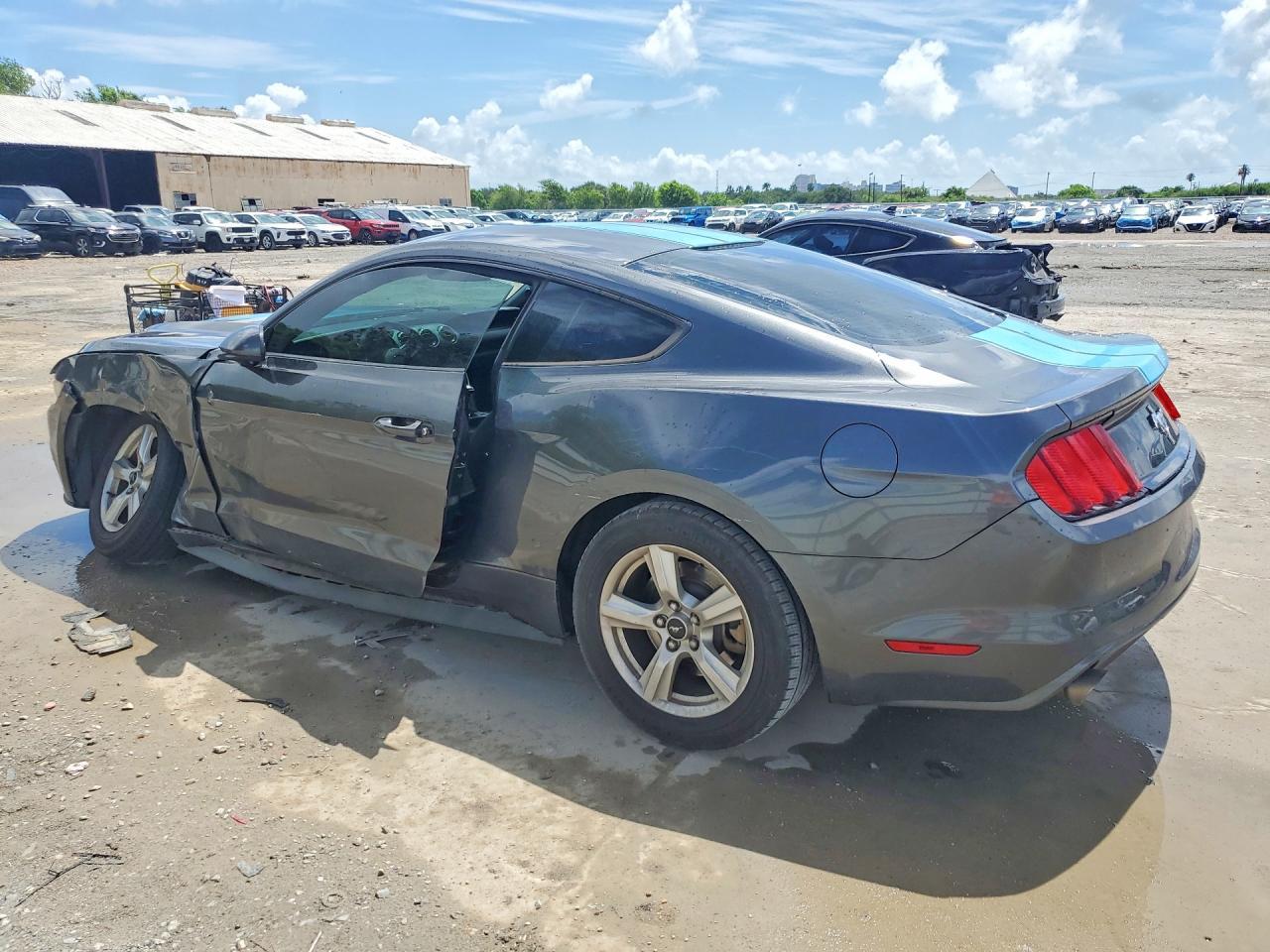 2017 Ford Mustang - Фото 2