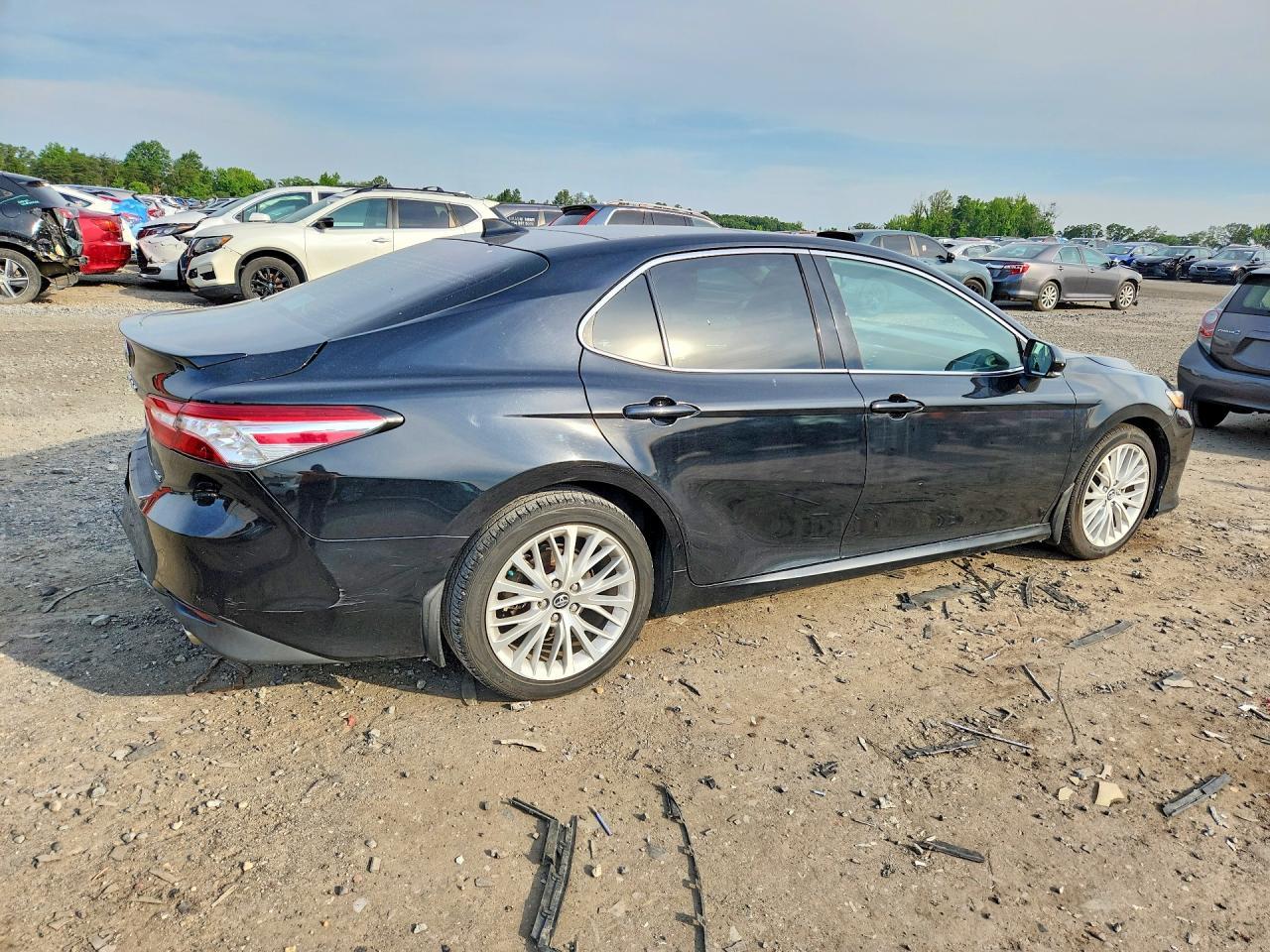 2020 Toyota Camry Xle - Фото 3