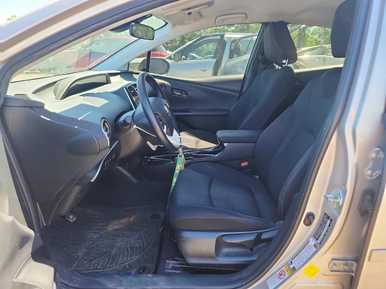 2019 Toyota Prius Prime Plus - Image 7