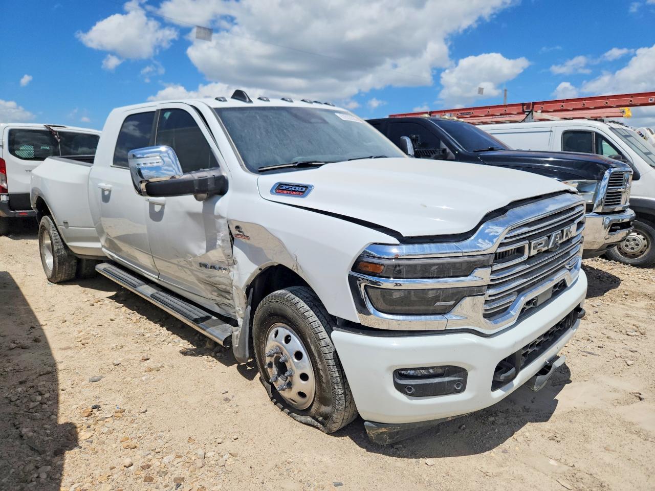 2025 Ram 3500 Laramie - Фото 4