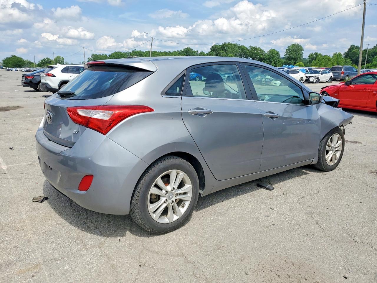 2014 Hyundai Elantra Gt Base - Image 3