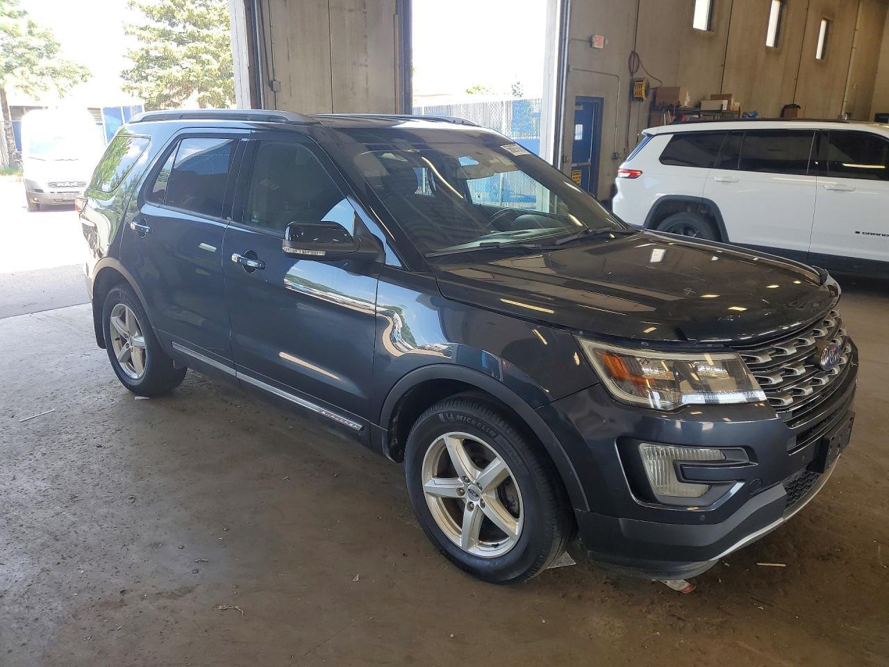 2017 Ford Explorer Xlt - Фото 4