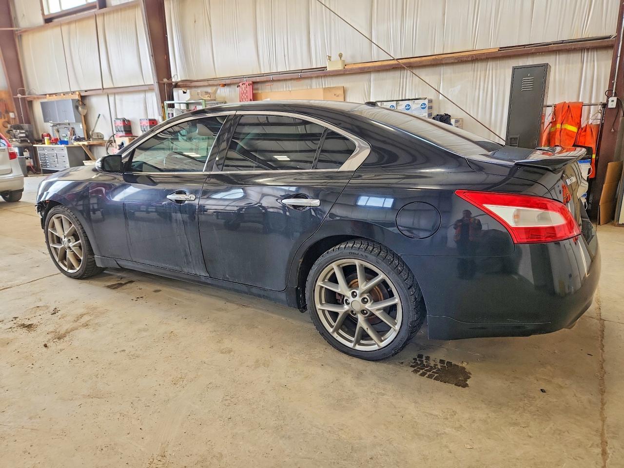 2011 Nissan Maxima 3.5 S - Image 2