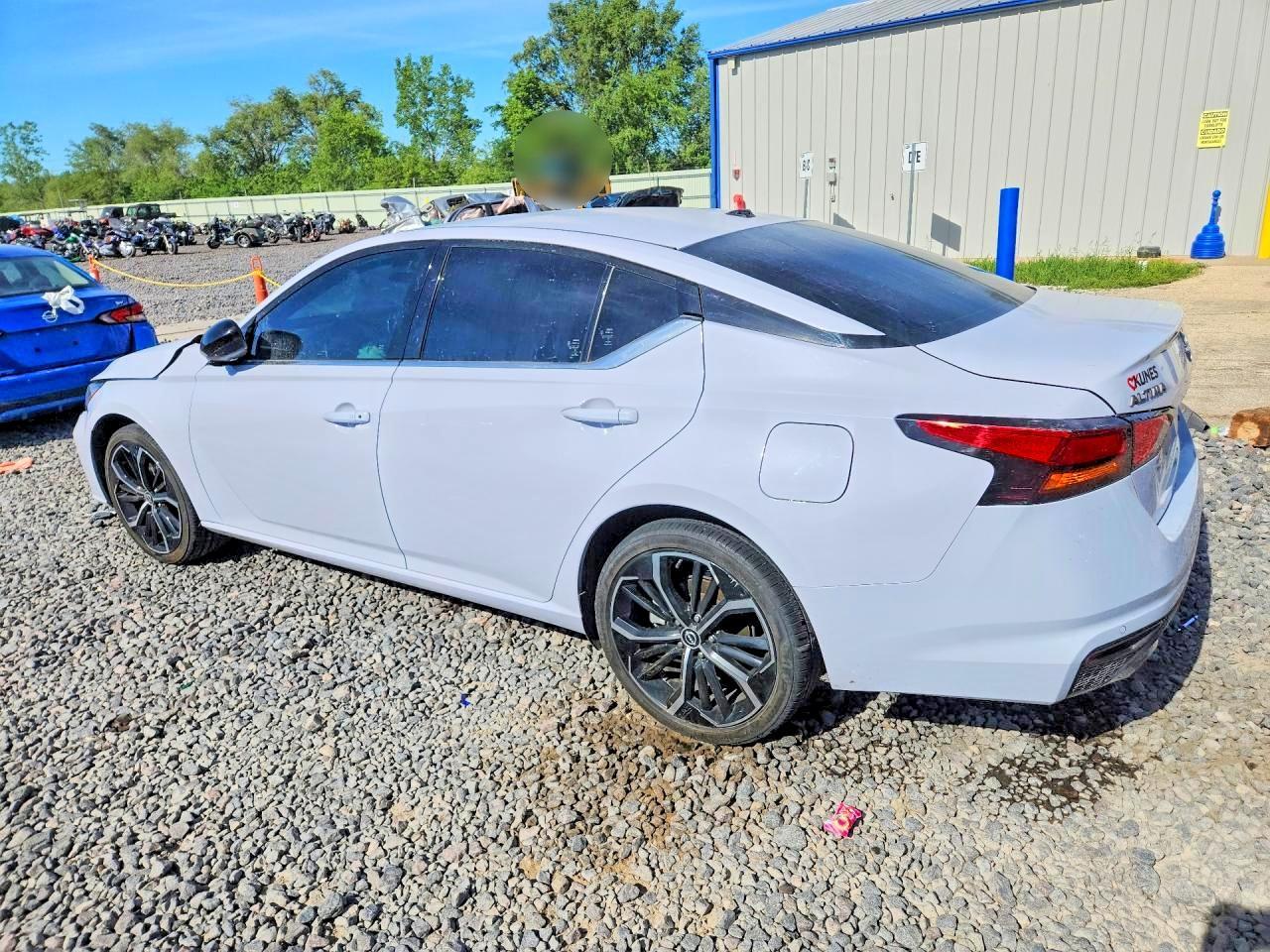 2024 Nissan Altima Sr - Фото 2