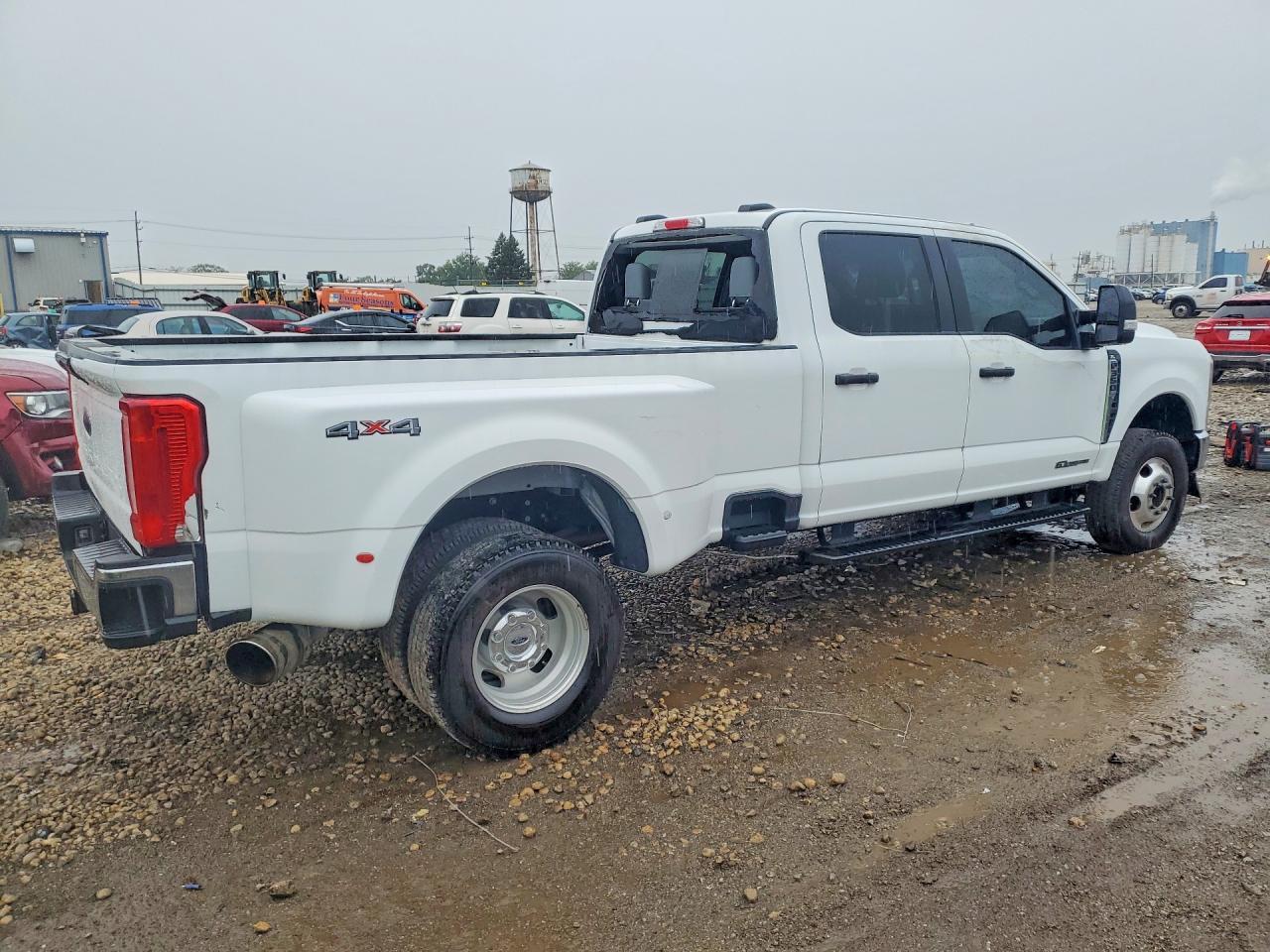 2025 Ford F350 Super Duty - Фото 3