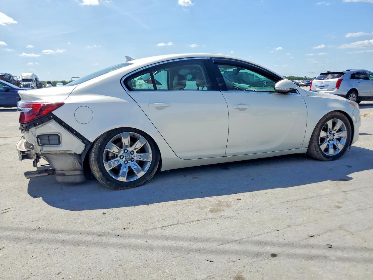 2014 Buick Regal - Image 3