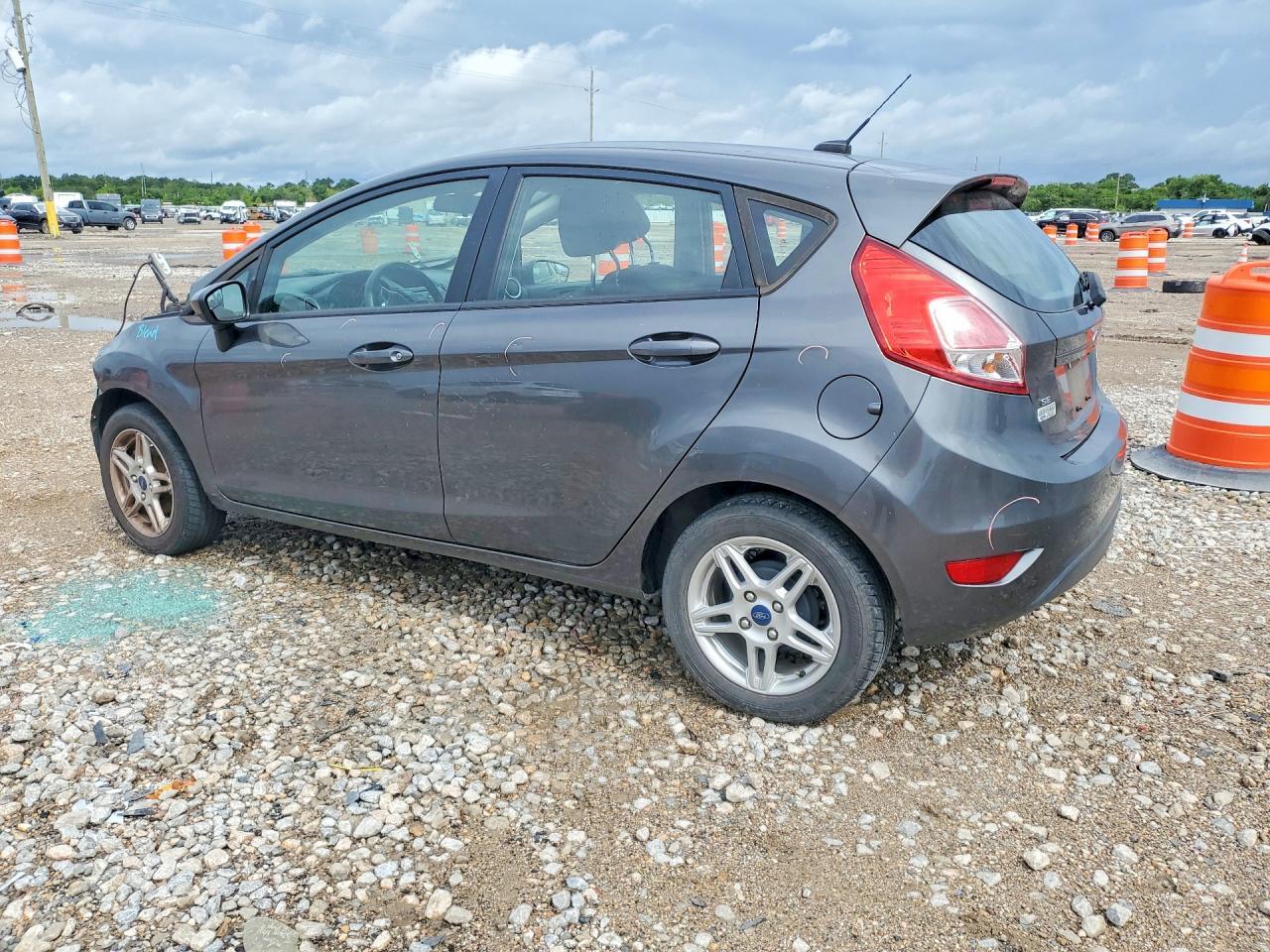2019 Ford Fiesta Se - Фото 2