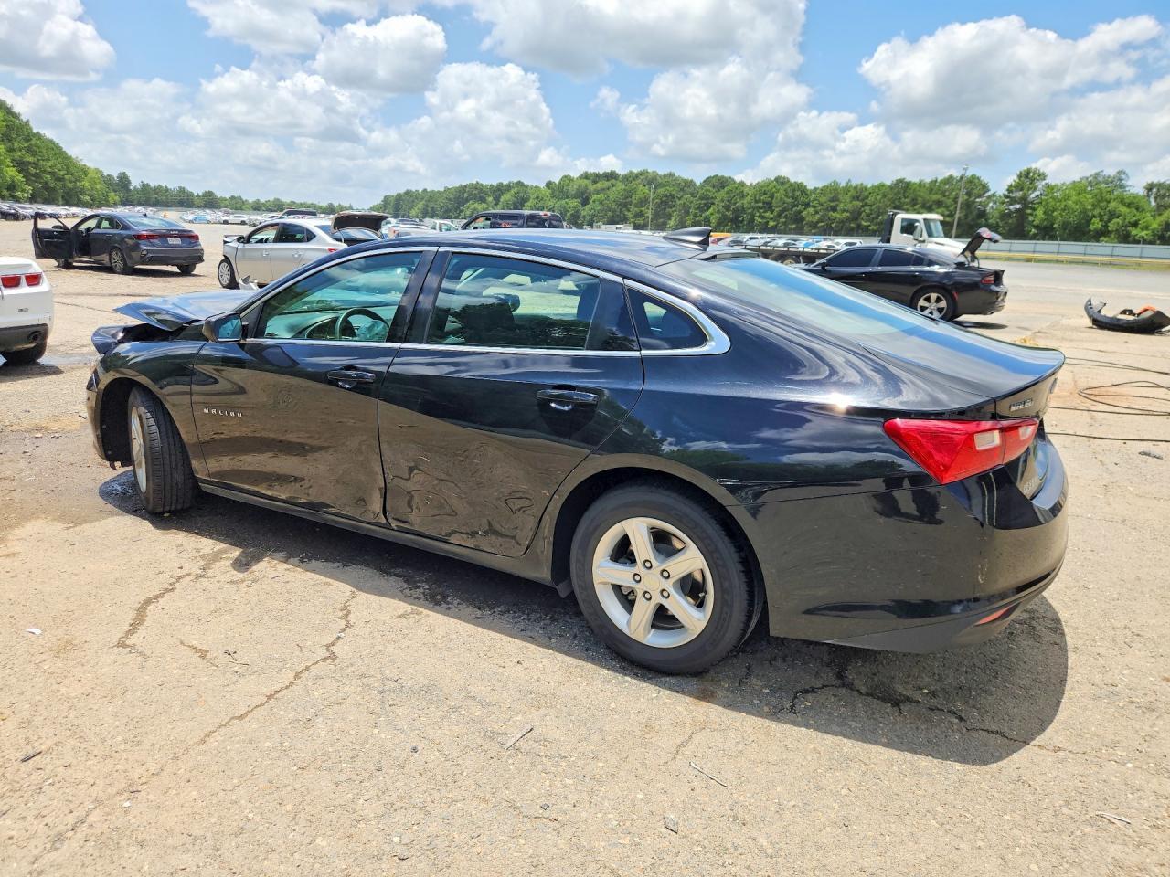 2020 Chevrolet Malibu Ls - Фото 2