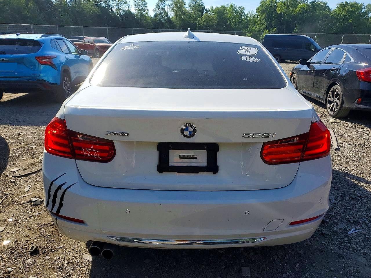 2015 BMW 328 Xi - Image 6