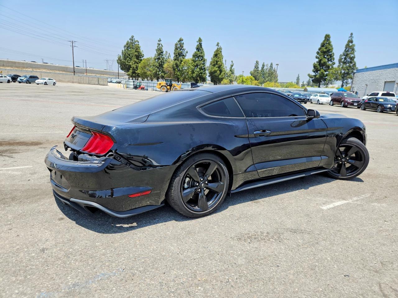 2023 Ford Mustang Gt - Фото 3