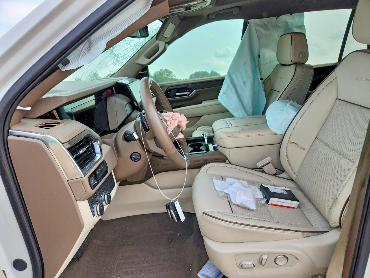 2025 GMC Yukon Denali - Image 7