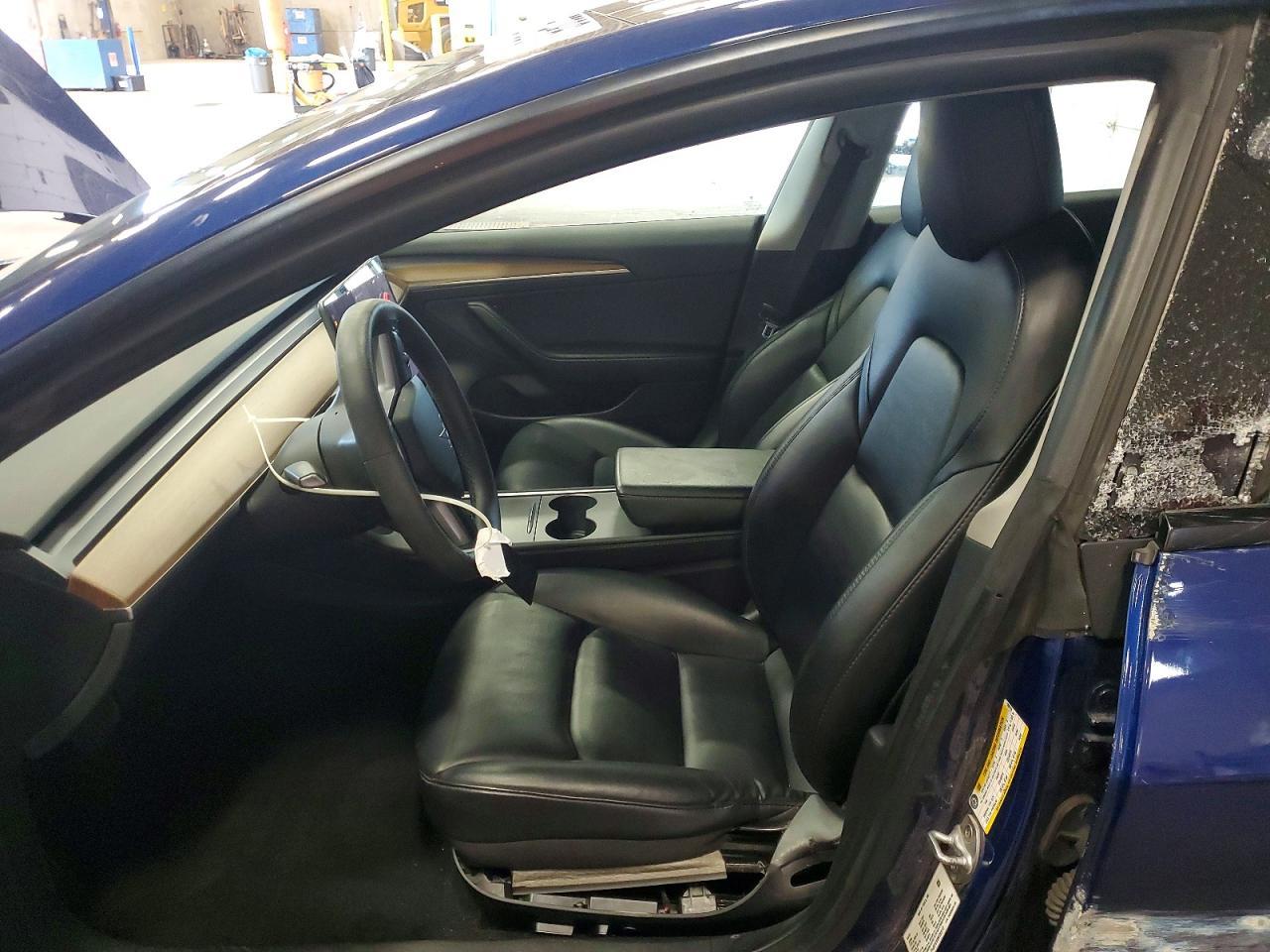 2022 Tesla Model 3 - Фото 7