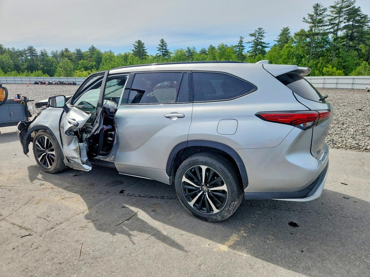 2021 Toyota Highlander Xse - Image 2