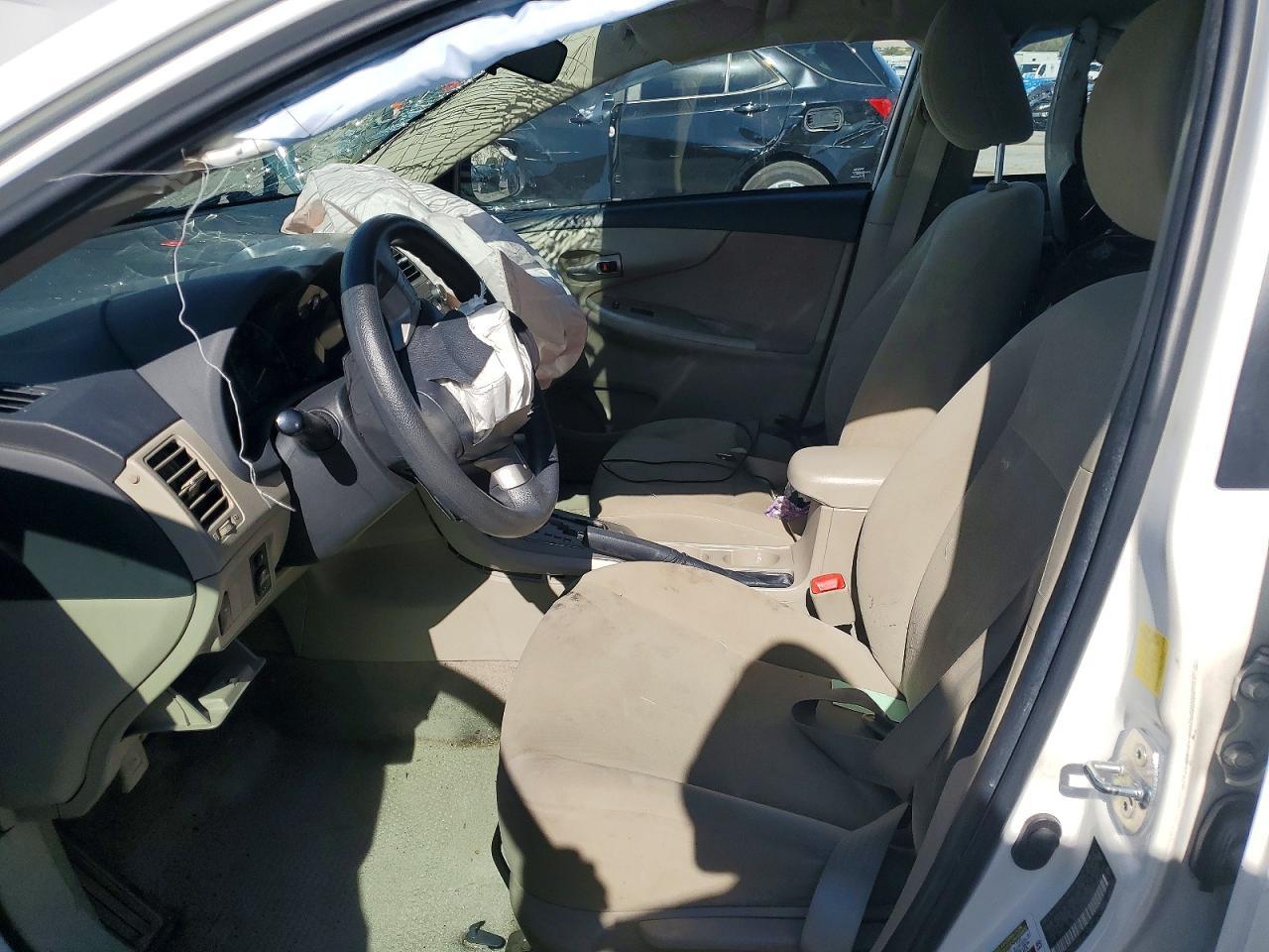 2011 Toyota Corolla Le - Фото 7