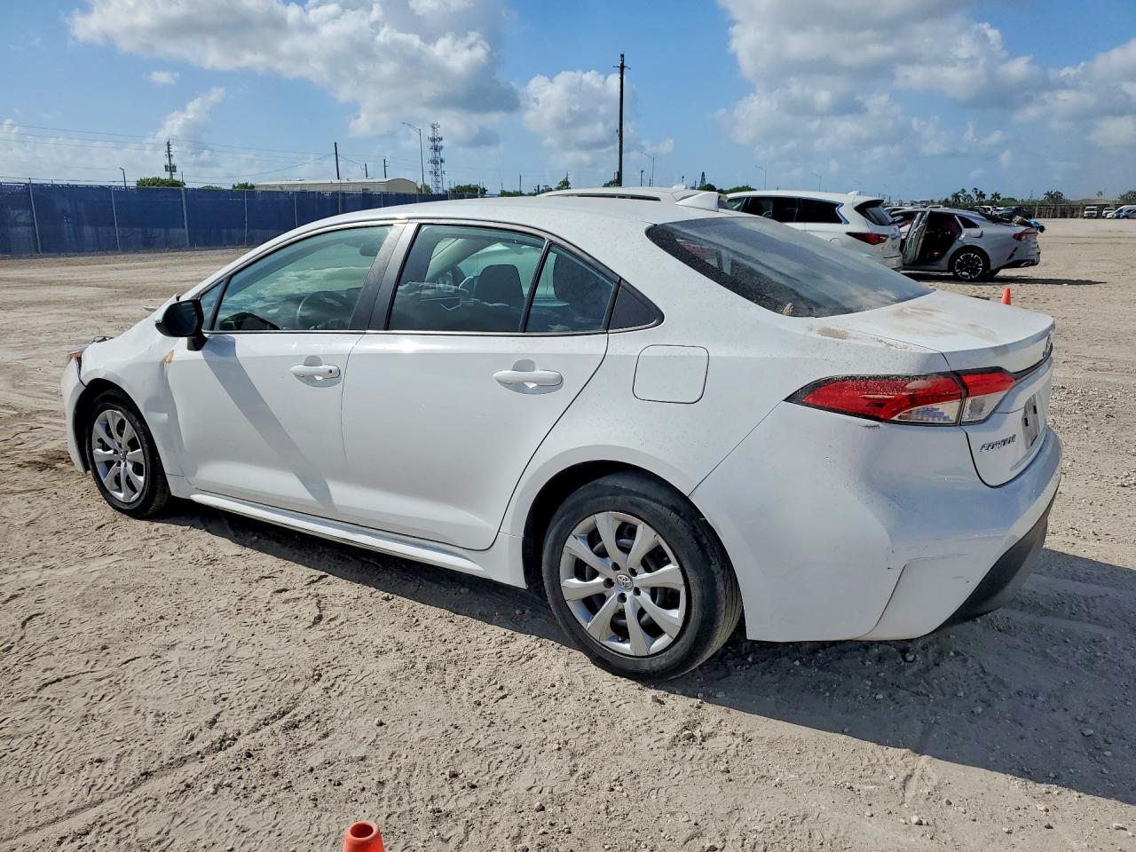 2024 Toyota Corolla Le - Фото 2