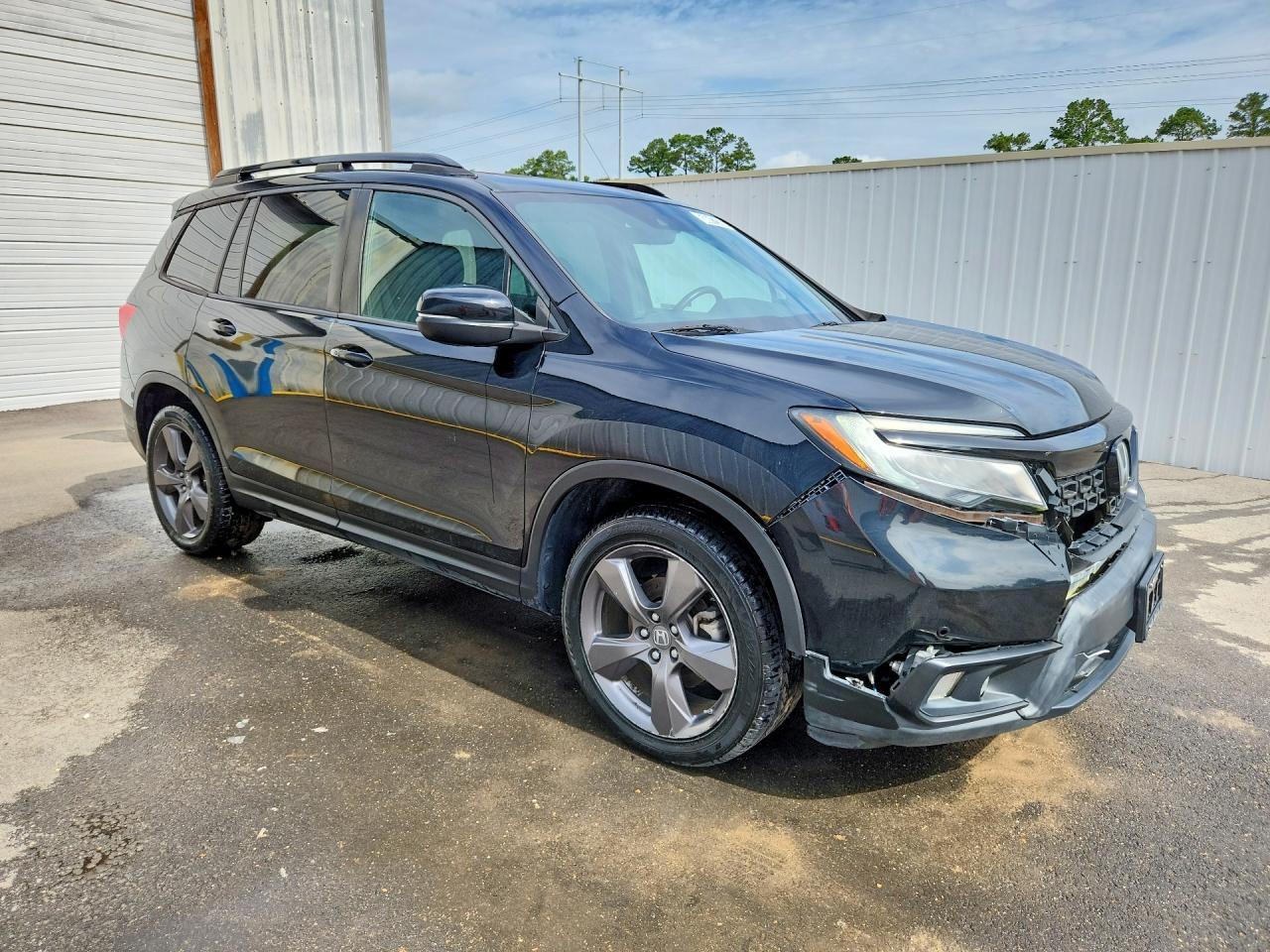 2021 Honda Passport Touring - Image 4