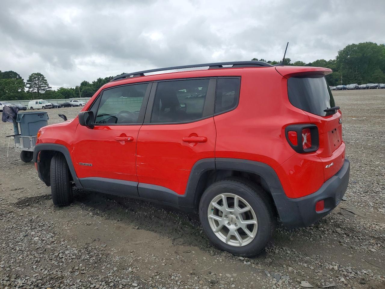 2022 Jeep Renegade Latitude - Image 2