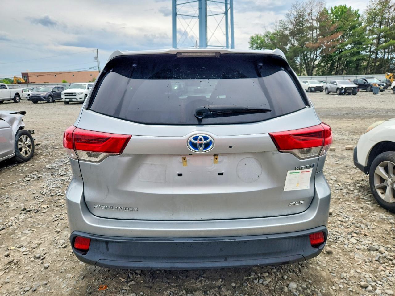 2019 Toyota Highlander Hybrid Xle - Image 6