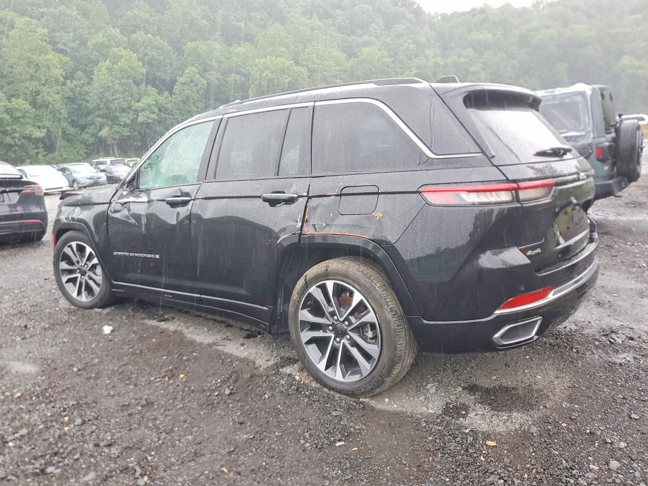 2023 Jeep Grand Cherokee Overland - Фото 2