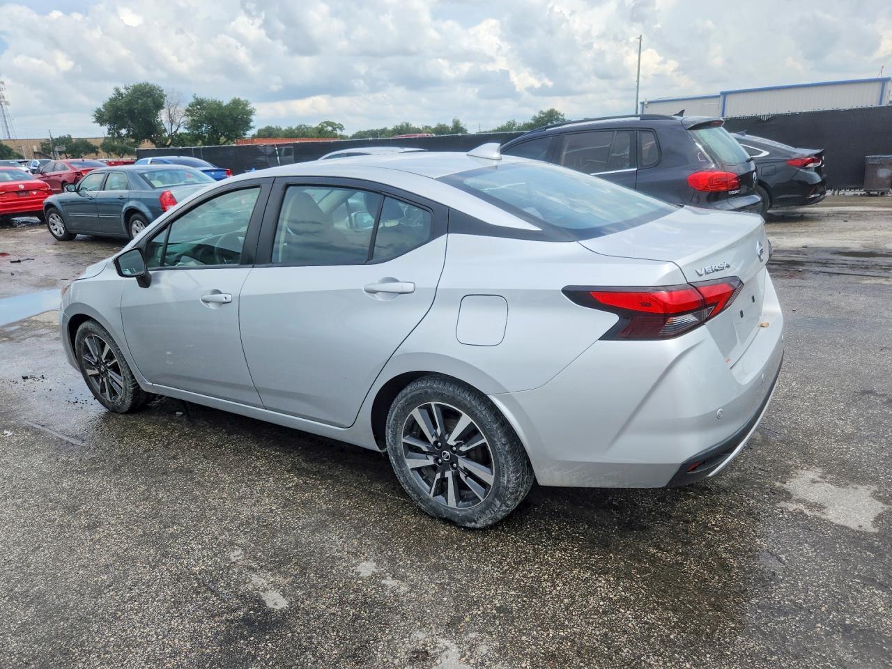 2021 Nissan Versa Sv - Image 2