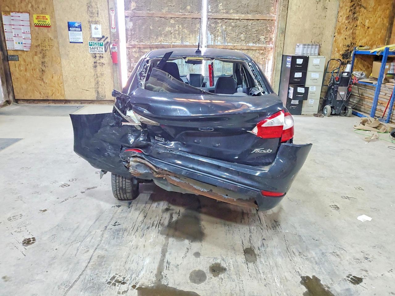 2015 Ford Fiesta Se - Фото 6