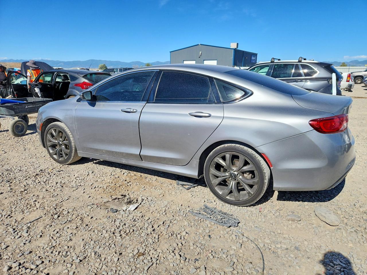 2015 Chrysler 200 S - Фото 2