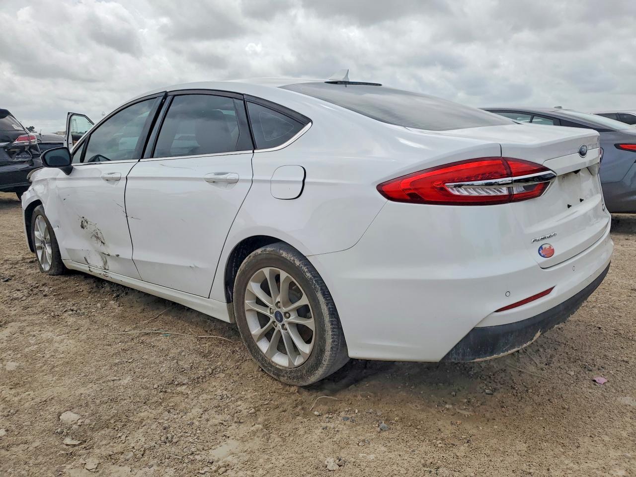 2020 Ford Fusion Se - Фото 2