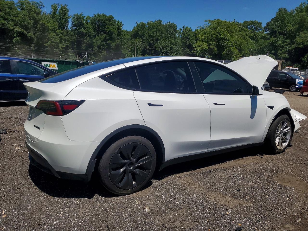 2023 Tesla Model Y - Image 3