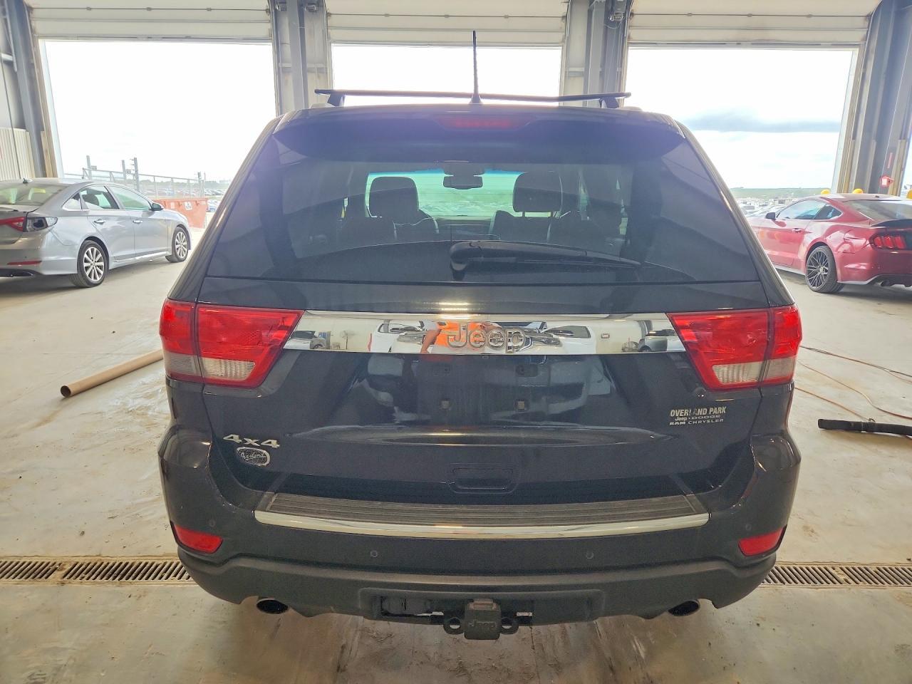 2011 Jeep Grand Cherokee Overland - Фото 6