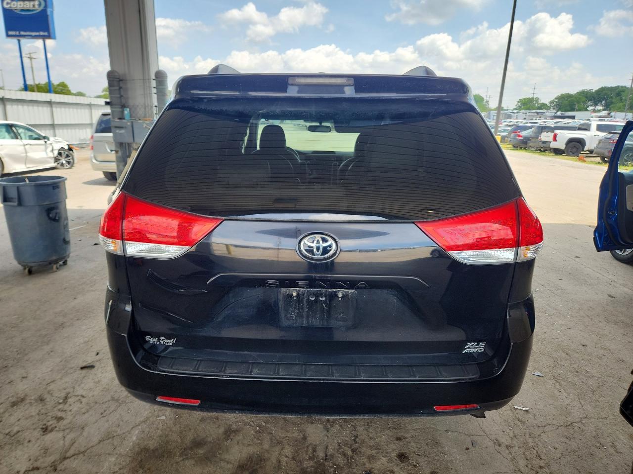 2011 Toyota Sienna Xle 7-Passenger - Image 6