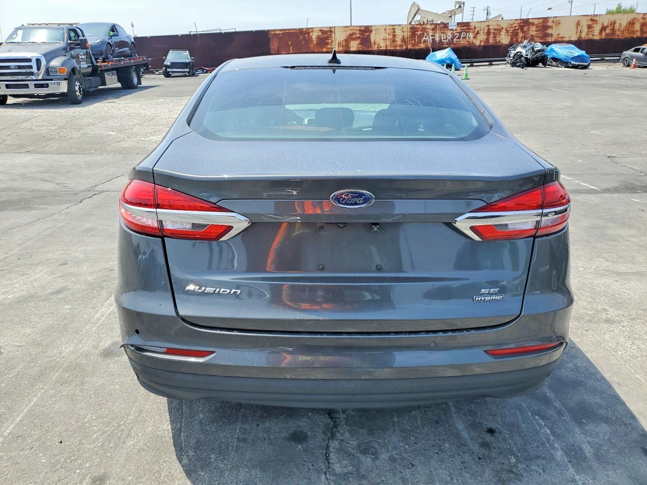 2020 Ford Fusion Se - Фото 6