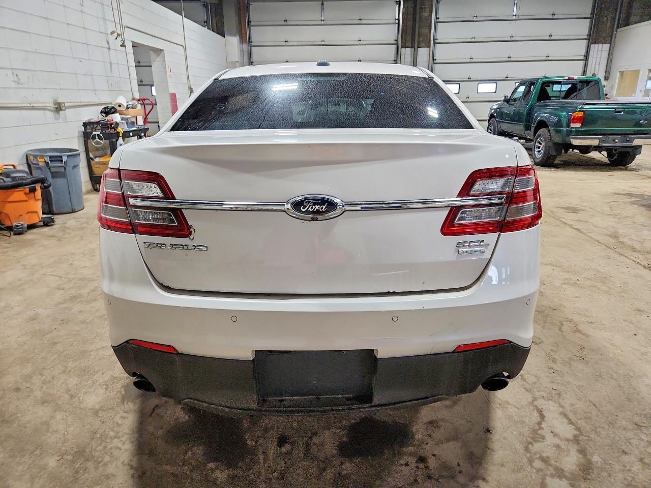 2014 Ford Taurus 4D - Image 6