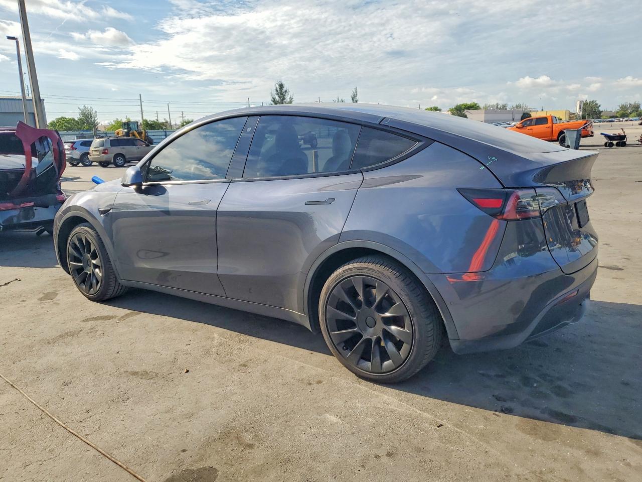 2020 Tesla Model Y - Фото 2