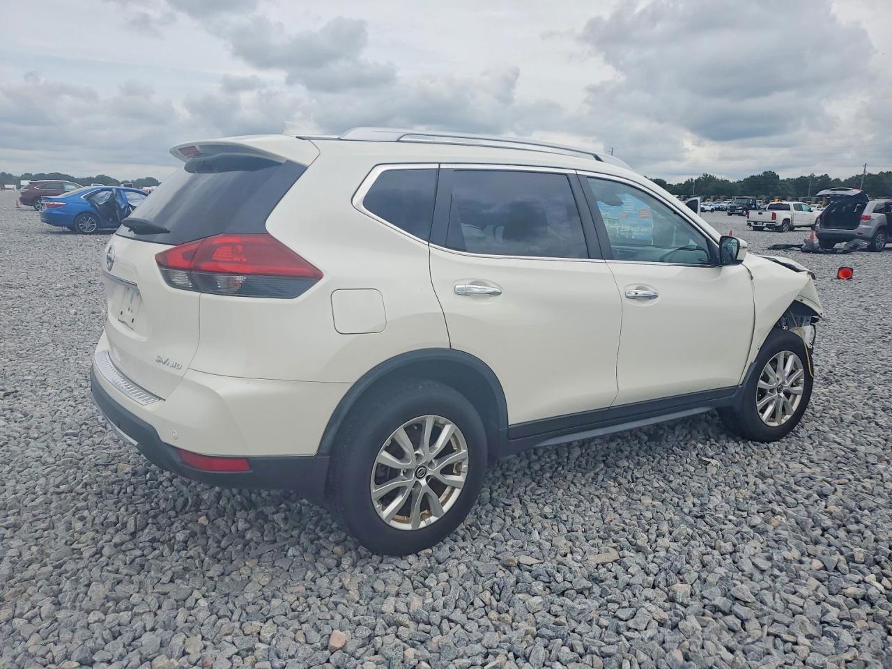 2020 Nissan Rogue Sv - Фото 3