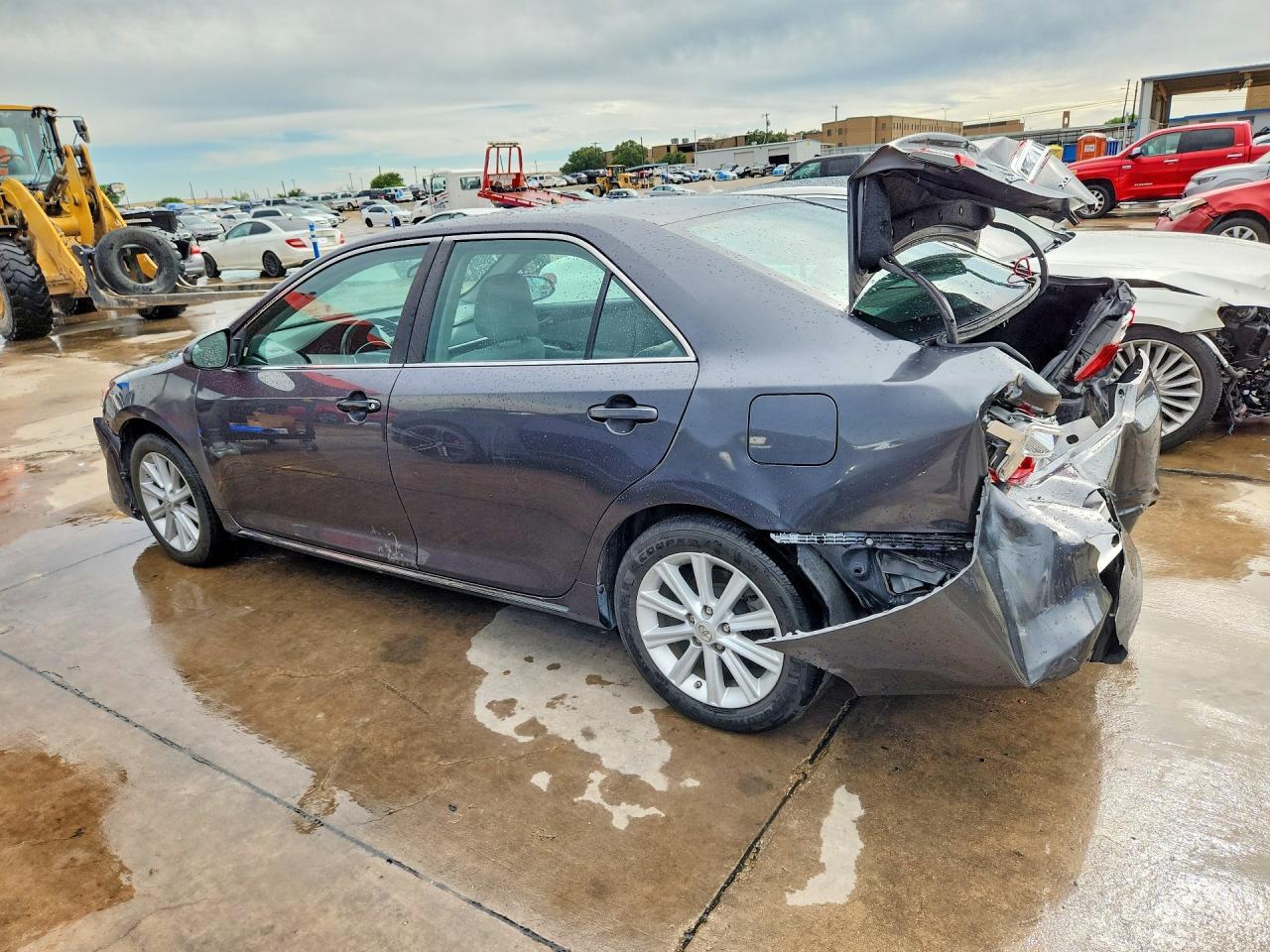2012 Toyota Camry Xle - Image 2