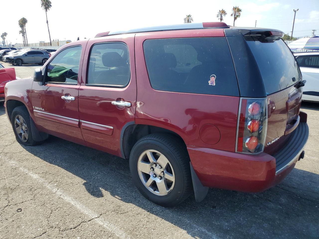 2007 GMC Yukon Denali - Фото 2